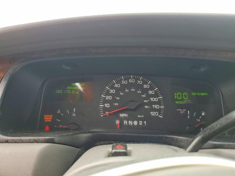 2001 Lincoln Town Car მანქანა იყიდება აუქციონზე, vin: 1LNHM83W11Y723702, აუქციონის ნომერი: 51761476
