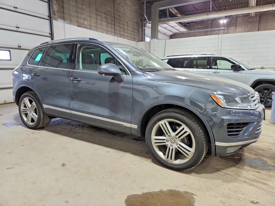 51977156 :رقم المزاد ، WVGEF9BP9GD011449 vin ، 2016 Volkswagen Touareg مزاد بيع