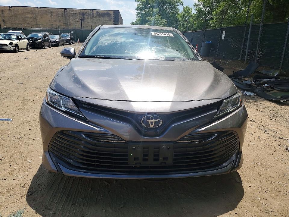 2019 Toyota Camry მანქანა იყიდება აუქციონზე, vin: 4T1B11HK8KU850032, აუქციონის ნომერი: 54211036