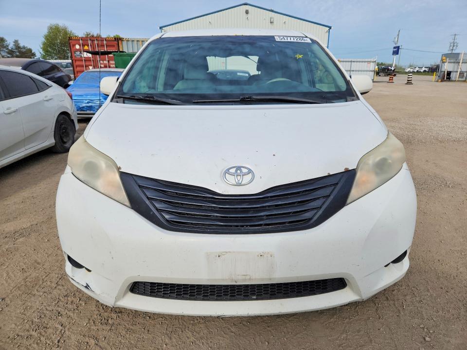 54777286 :رقم المزاد ، 5TDZK3DCXDS298485 vin ، 2013 Toyota Sienna مزاد بيع