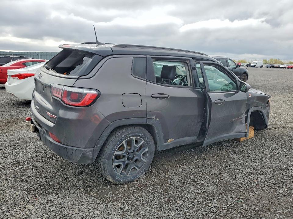 53593226 :رقم المزاد ، 3C4NJDDB8JT493534 vin ، 2018 Jeep Compass مزاد بيع