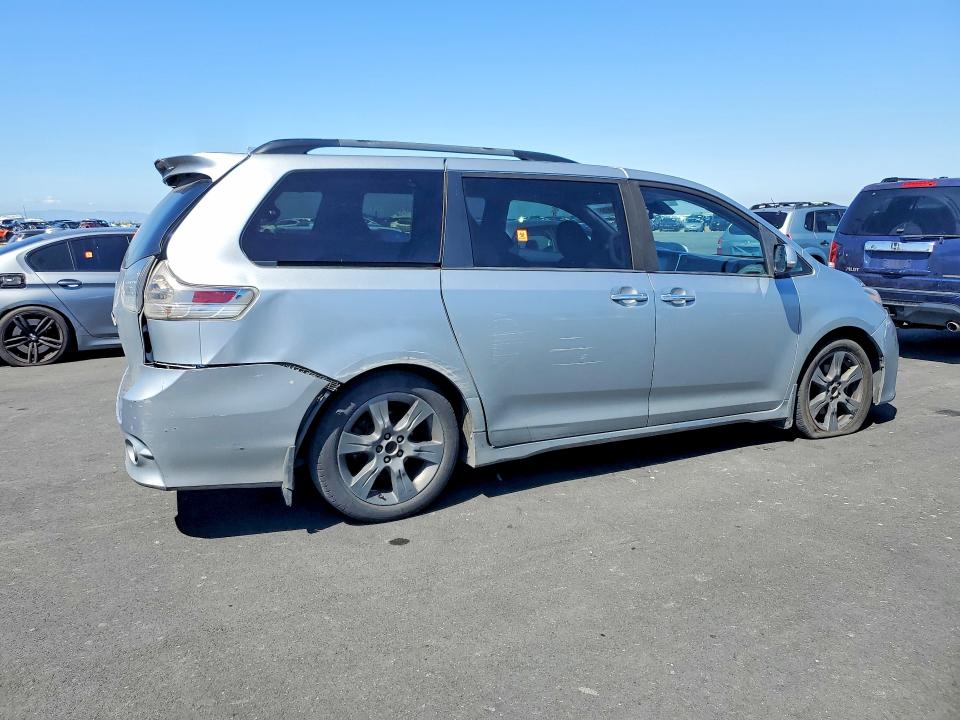 Продажа на аукционе авто 2019 Toyota Sienna, vin: 5TDXZ3DC6KS017427, номер лота: 52989786