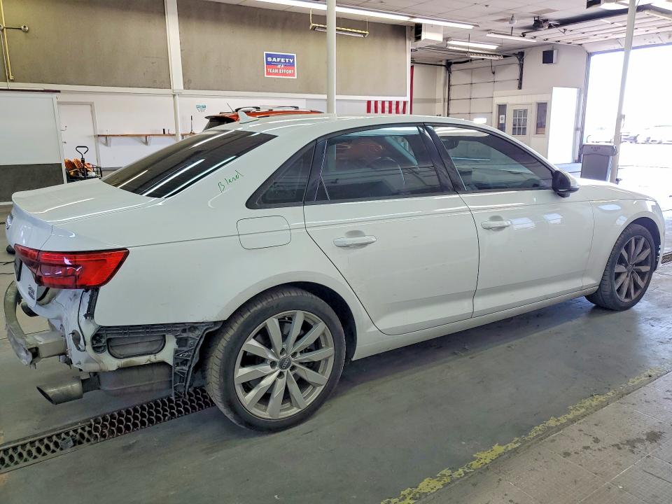 2017 Audi A4 მანქანა იყიდება აუქციონზე, vin: WAUANAF45HN002229, აუქციონის ნომერი: 52217496
