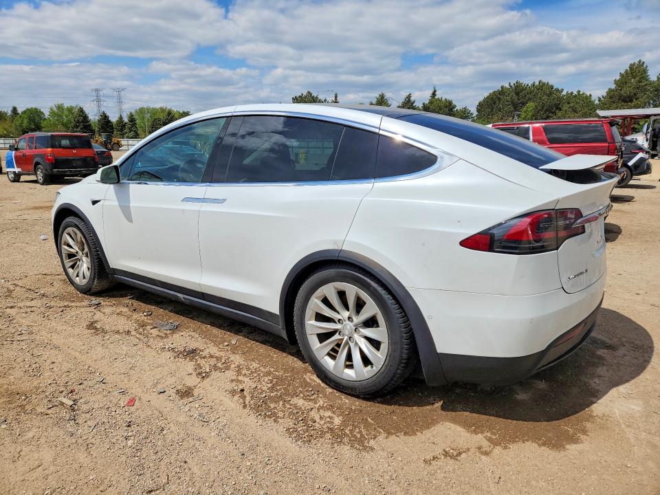 52499456 :رقم المزاد ، 5YJXCDE23JF112060 vin ، 2018 Tesla Model X مزاد بيع