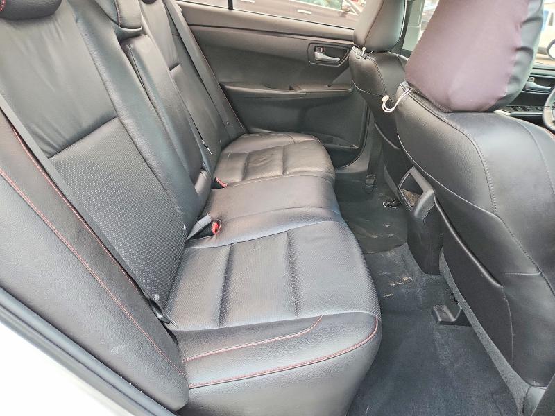 53212476 :رقم المزاد ، 4T1BF1FK8FU008687 vin ، 2015 Toyota Camry مزاد بيع