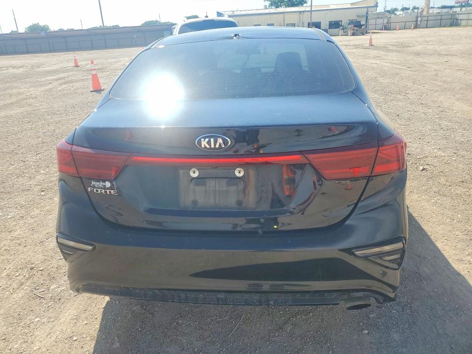 2020 Kia Forte მანქანა იყიდება აუქციონზე, vin: 3KPF24AD8LE253155, აუქციონის ნომერი: 55542676