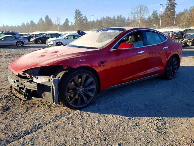 55058256 :رقم المزاد ، 5YJSA1E18FF118157 vin ، 2015 Tesla Model S مزاد بيع
