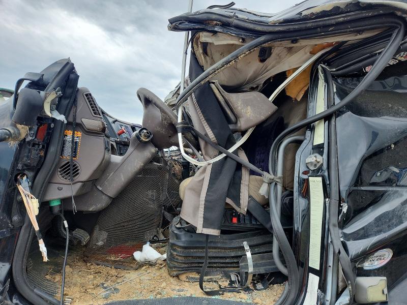 48763686 :رقم المزاد ، 4V4NC9EG2EN151847 vin ، 2014 Volvo Vnl مزاد بيع