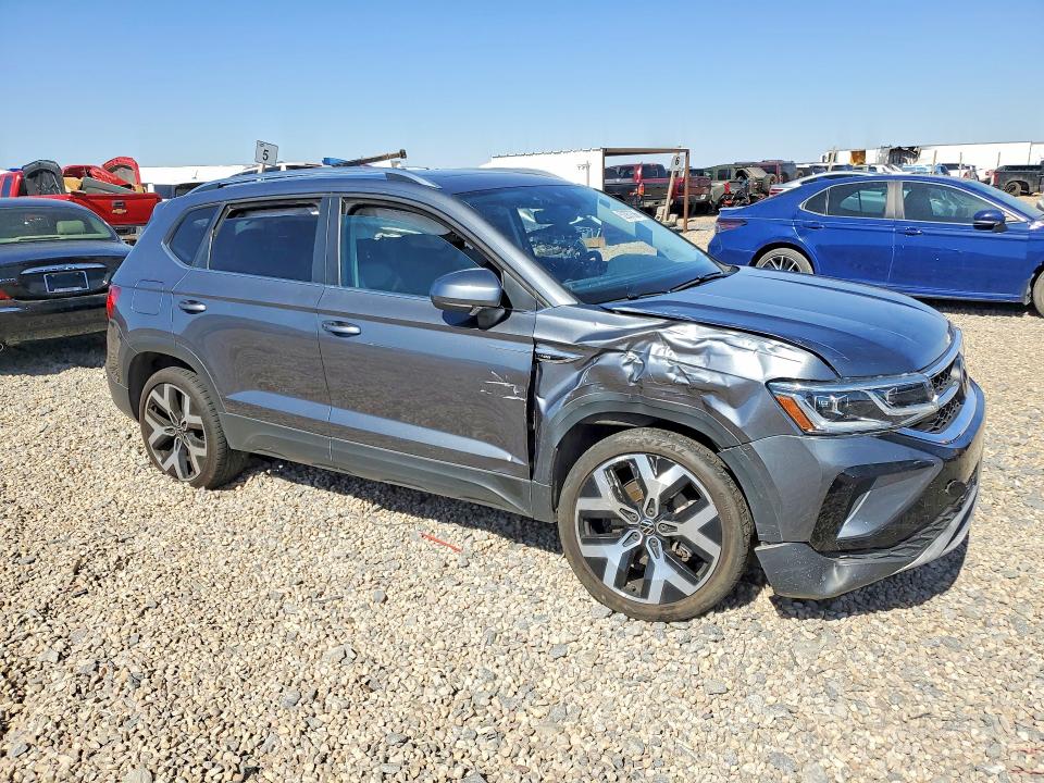 Продаж на аукціоні авто 2022 Volkswagen Taos, vin: 3VV2X7B26NM031075, номер лоту: 52937366