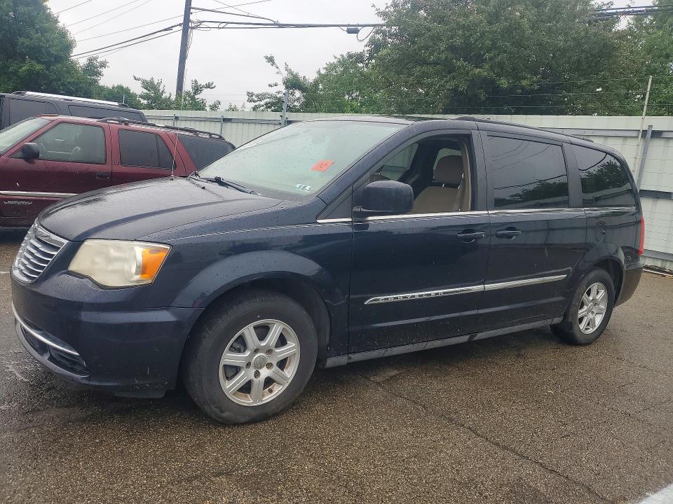 2011 Chrysler Town & Country მანქანა იყიდება აუქციონზე, vin: 2A4RR5DG7BR615987, აუქციონის ნომერი: 54415766