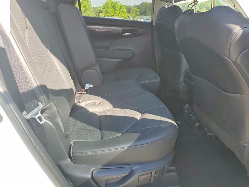 52781146 :رقم المزاد ، 5TDDZRBH8MS068404 vin ، 2021 Toyota Highlander مزاد بيع