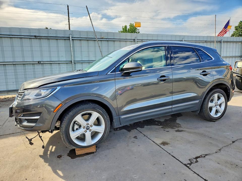 53325576 :رقم المزاد ، 5LMCJ1D90JUL15098 vin ، 2018 Lincoln Mkc مزاد بيع