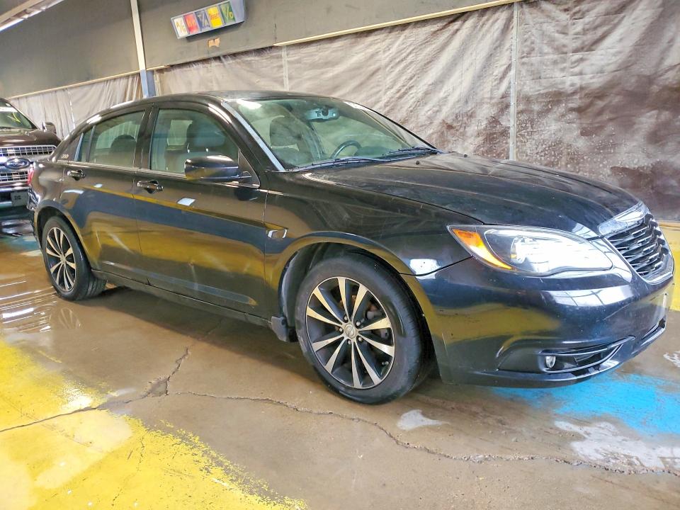 Продажа на аукционе авто 2014 Chrysler 200, vin: 1C3CCBBBXEN119493, номер лота: 54340186