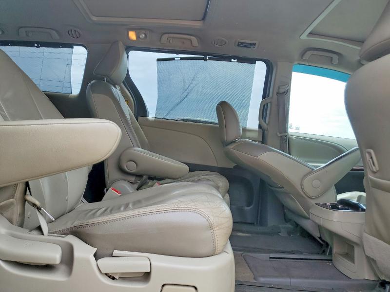 53634826 :رقم المزاد ، 5TDYK3DC3CS189103 vin ، 2012 Toyota Sienna مزاد بيع