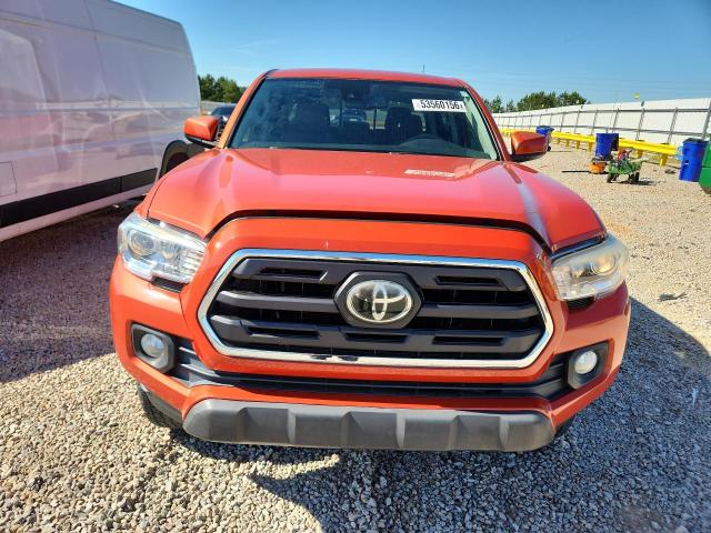 53560156 :رقم المزاد ، 3TMAZ5CN8JM061500 vin ، 2018 Toyota Tacoma مزاد بيع