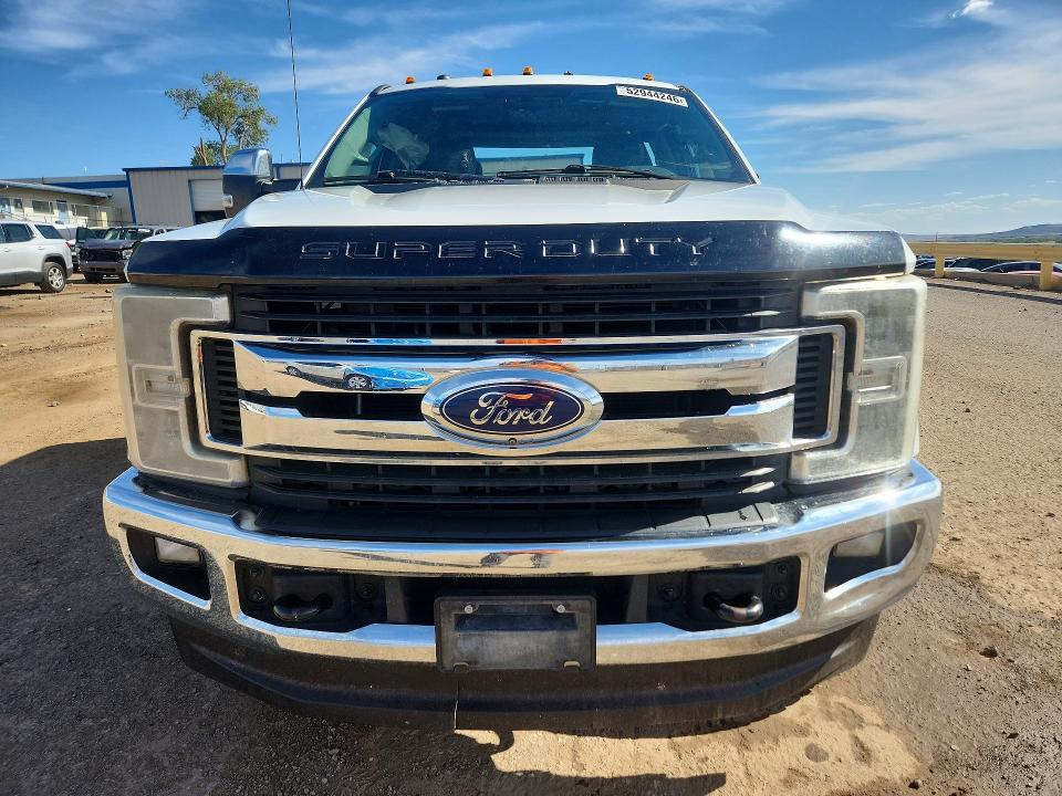 52944246 :رقم المزاد ، 1FT7W2B63JEC41839 vin ، 2018 Ford F250 مزاد بيع