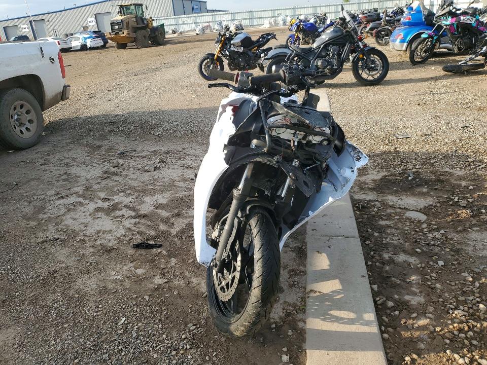 52765086 :رقم المزاد ، JKAEXMJ12ADA57551 vin ، 2010 Kawasaki Ex250 مزاد بيع