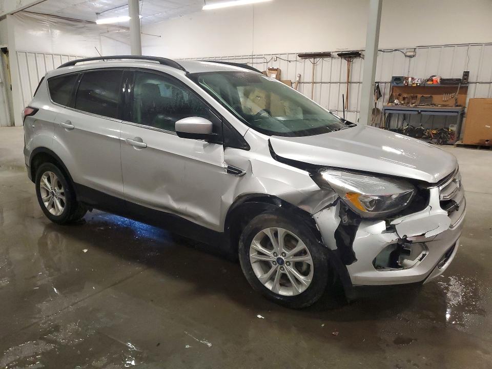 Продажа на аукционе авто 2017 Ford Escape, vin: 1FMCU0GD7HUC37952, номер лота: 54696586