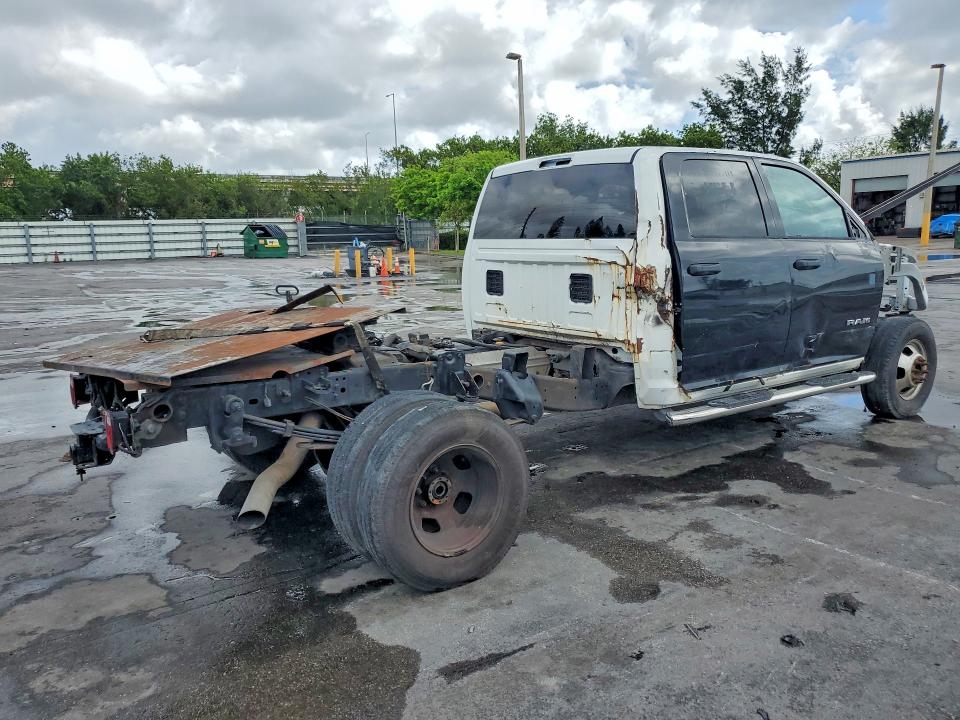 50601076 :رقم المزاد ، 3C63RRGL8JG361326 vin ، 2018 Ram 3500 مزاد بيع