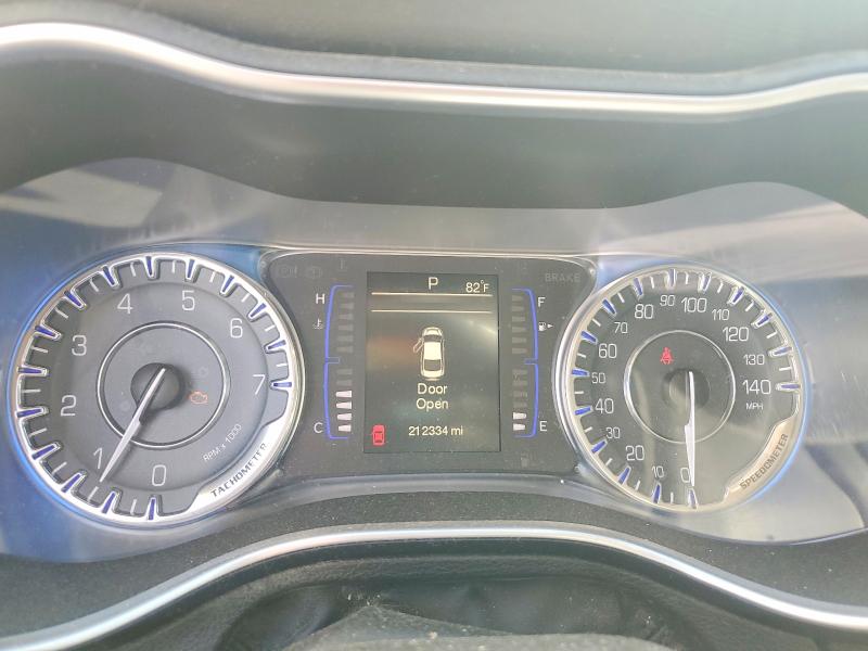 55283966 :رقم المزاد ، 1C3CCCABXFN526657 vin ، 2015 Chrysler 200 مزاد بيع