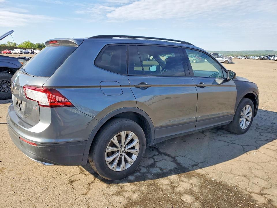 52711706 :رقم المزاد ، 3VV1B7AXXJM075808 vin ، 2018 Volkswagen Tiguan مزاد بيع