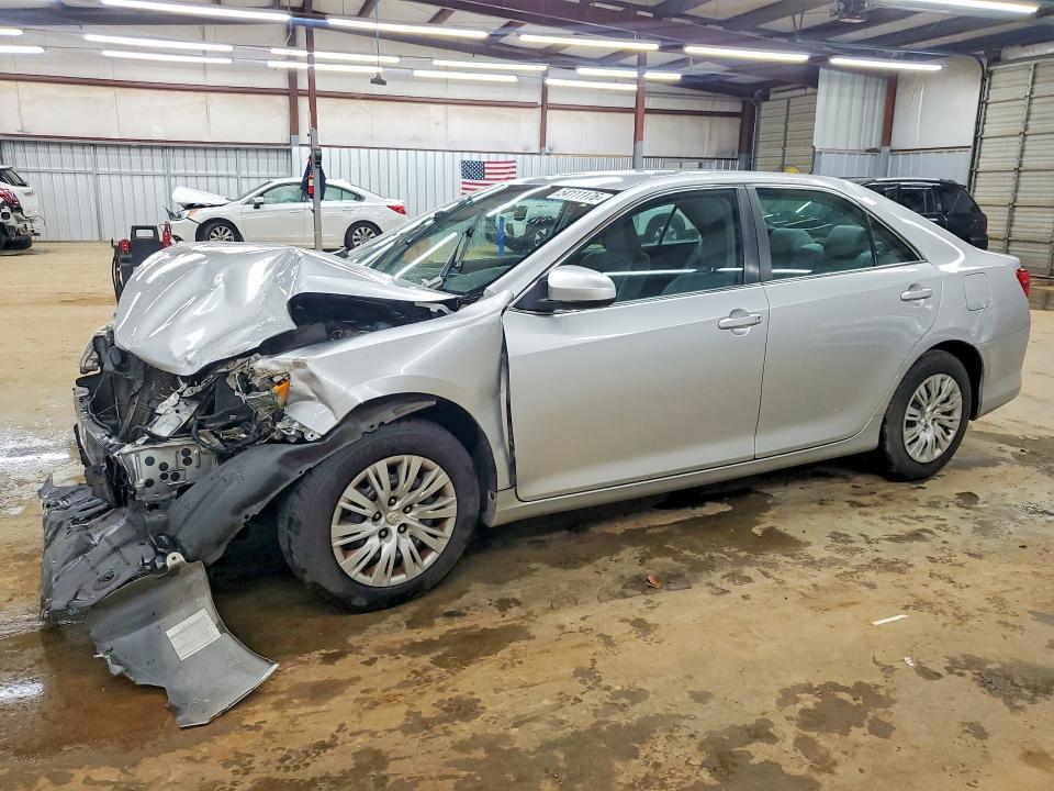 54111176 :رقم المزاد ، 4T1BF1FKXCU586401 vin ، 2012 Toyota Camry مزاد بيع