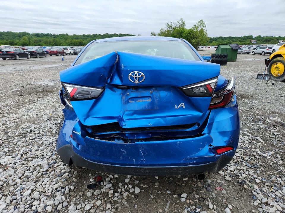 2017 Toyota Yaris Ia მანქანა იყიდება აუქციონზე, vin: 3MYDLBYV9HY185821, აუქციონის ნომერი: 52345496