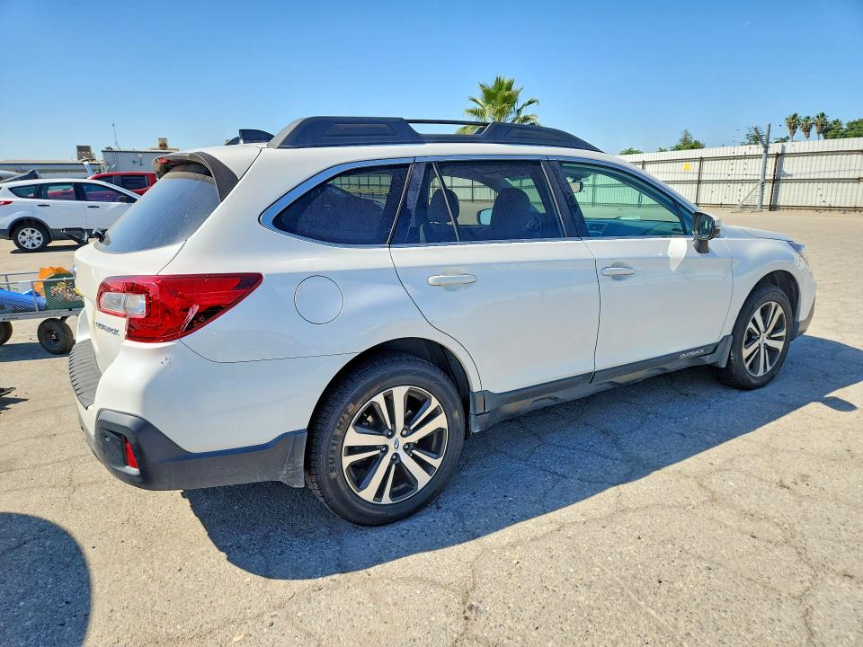 Продаж на аукціоні авто 2018 Subaru Outback, vin: 4S4BSANC2J3204547, номер лоту: 52922636