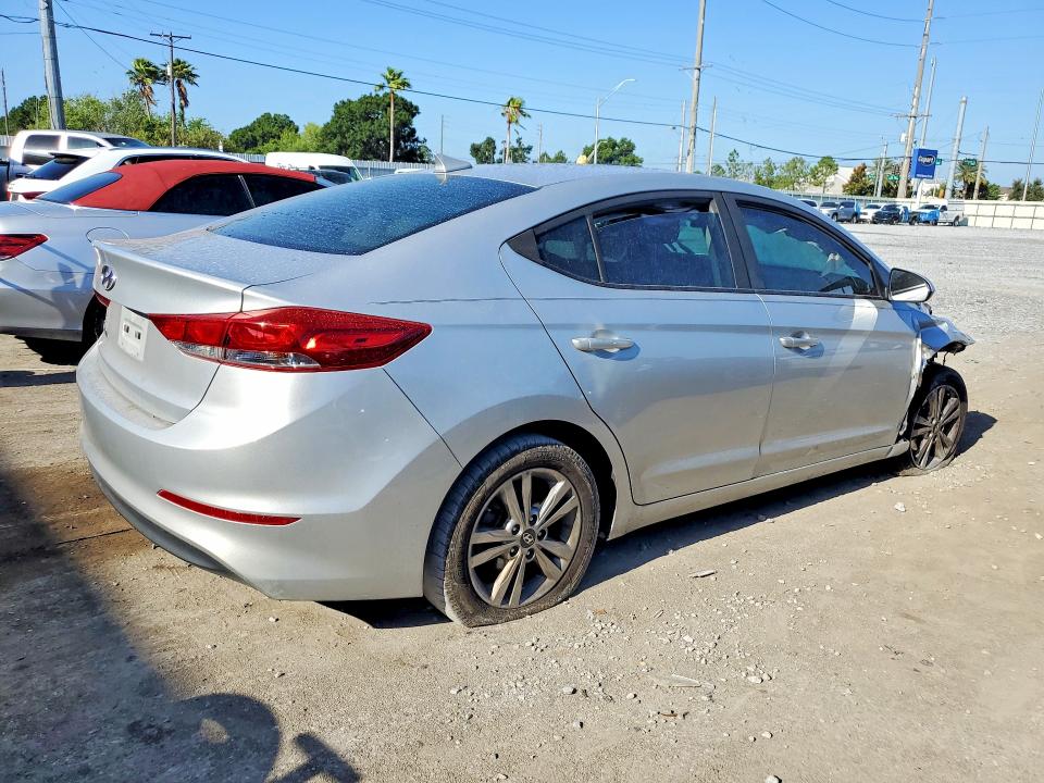 54093706 :رقم المزاد ، 5NPD84LF0JH371987 vin ، 2018 Hyundai Elantra مزاد بيع