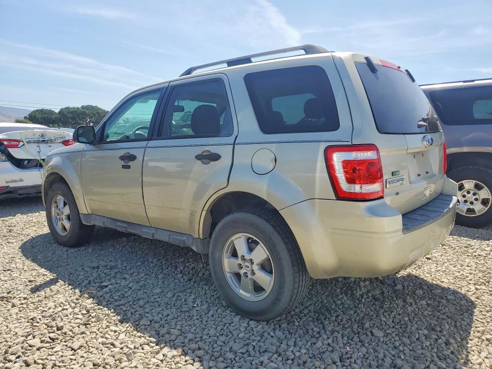 53313616 :رقم المزاد ، 1FMCU0D75BKB57776 vin ، 2011 Ford Escape مزاد بيع