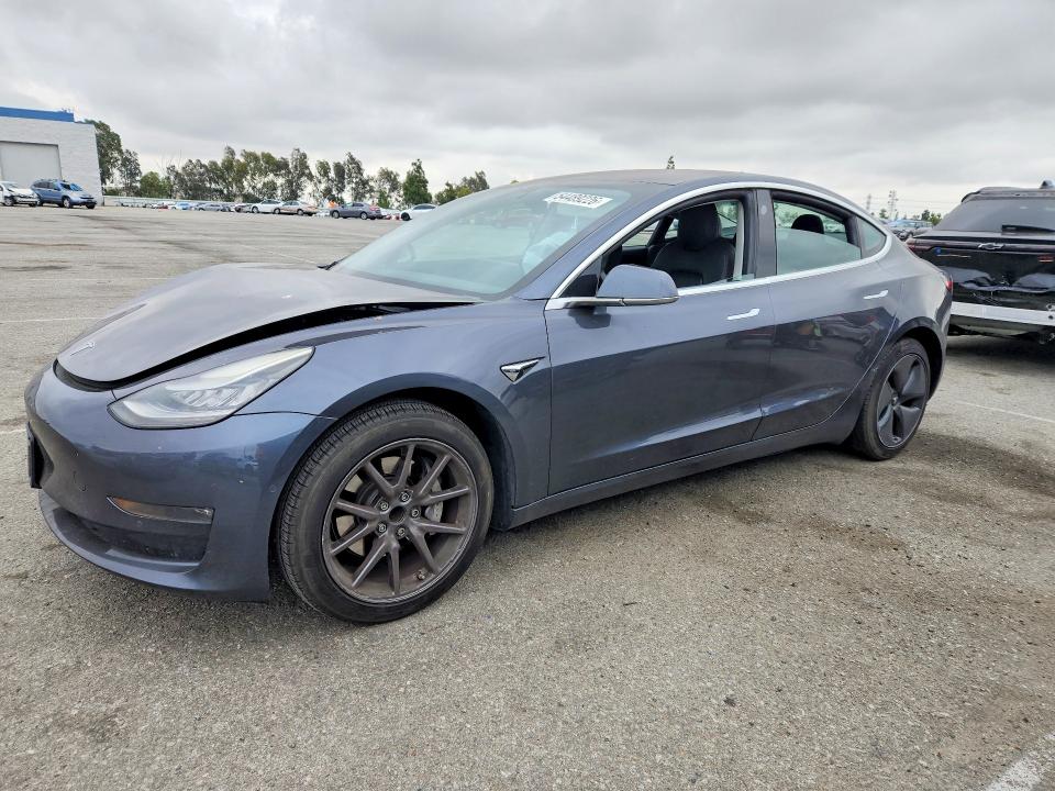 54489226 :رقم المزاد ، 5YJ3E1EA6JF101701 vin ، 2018 Tesla Model 3 مزاد بيع