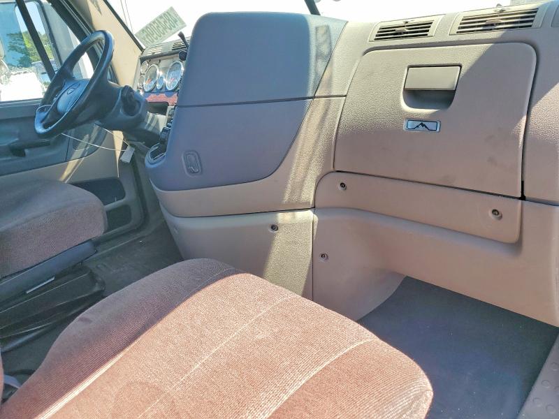 48545096 :رقم المزاد ، 1FUJGEDR6HLHP3261 vin ، 2017 Freigliner Cascadia 125 مزاد بيع
