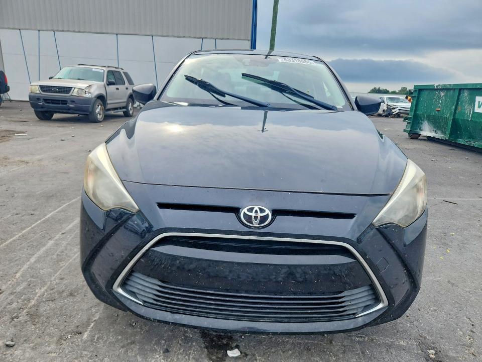 53318066 :رقم المزاد ، 3MYDLBYV3JY313475 vin ، 2018 Toyota Yaris Ia مزاد بيع