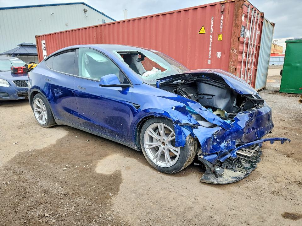 2024 Tesla Model Y მანქანა იყიდება აუქციონზე, vin: 7SAYGAEE8RF009667, აუქციონის ნომერი: 50944336