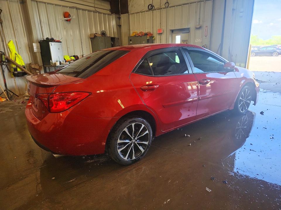 53781296 :رقم المزاد ، 2T1BURHE9JC026055 vin ، 2018 Toyota Corolla مزاد بيع