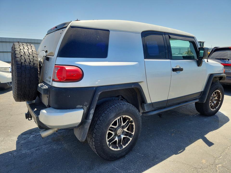 53749436 :رقم المزاد ، JTEBU11F770037106 vin ، 2007 Toyota Fj Cruiser مزاد بيع