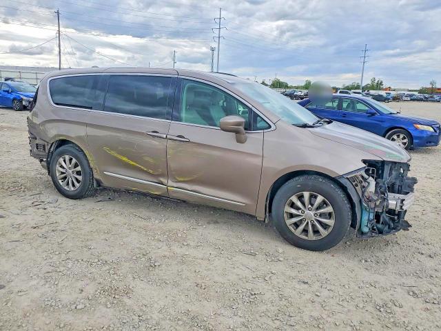 52164646 :رقم المزاد ، 2C4RC1EG6JR194082 vin ، 2018 Chrysler Pacifica مزاد بيع