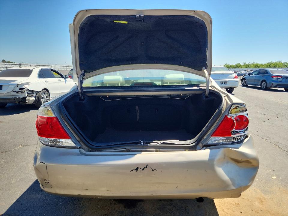 52864856 :رقم المزاد ، 4T1BE30K75U001266 vin ، 2005 Toyota Camry مزاد بيع
