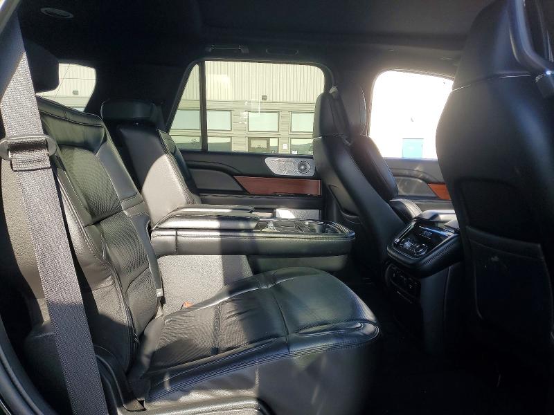 Продажа на аукционе авто 2018 Lincoln Navigator, vin: 5LMJJ2LT1JEL21366, номер лота: 54525846