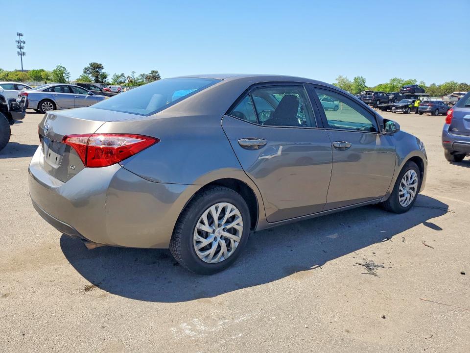 Продаж на аукціоні авто 2018 Toyota Corolla, vin: 2T1BURHEXJC122275, номер лоту: 55060516