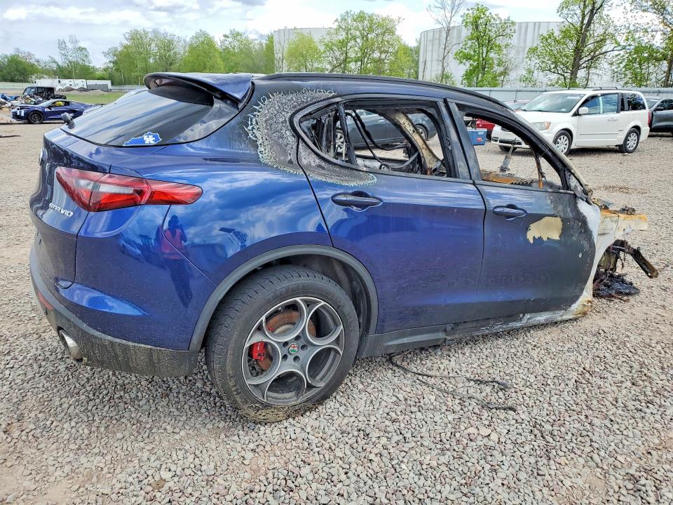 Продаж на аукціоні авто 2018 Alfa Romeo Stelvio, vin: ZASFAKPN1J7B63826, номер лоту: 54318946