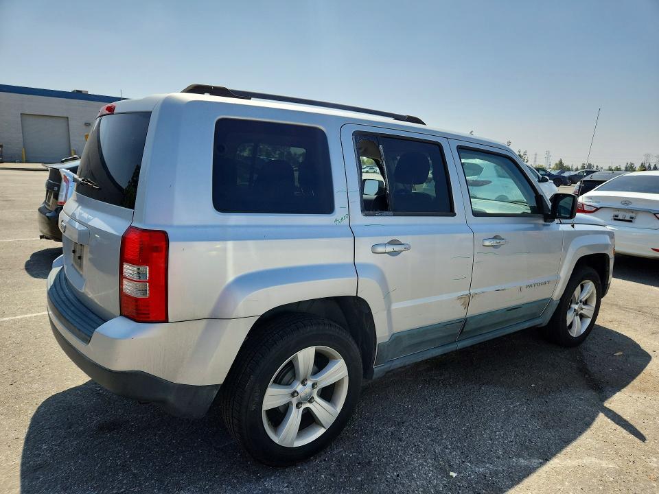 52876646 :رقم المزاد ، 1J4NT1GA8BD267037 vin ، 2011 Jeep Patriot مزاد بيع