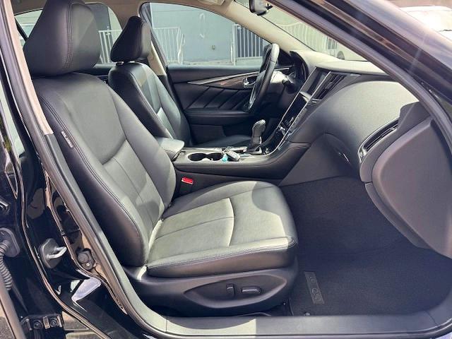 54873876 :رقم المزاد ، JN1EV7AP1MM701174 vin ، 2021 Infiniti Q50 مزاد بيع
