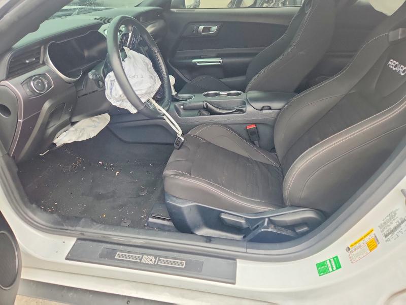 52451026 :رقم المزاد ، 1FA6P8R04M5555765 vin ، 2021 Ford Mustang مزاد بيع