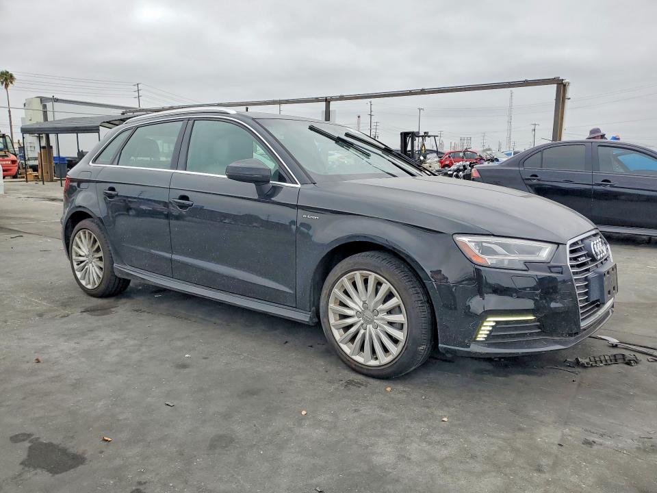 Aukcja sprzedaży 2018 Audi A3, vin: WAUTPBFFXJA083770, numer aukcji: 53663256