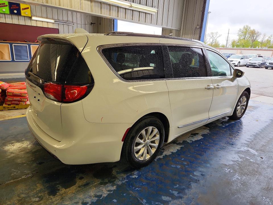 2018 Chrysler Pacifica მანქანა იყიდება აუქციონზე, vin: 2C4RC1BG6JR210964, აუქციონის ნომერი: 51665876