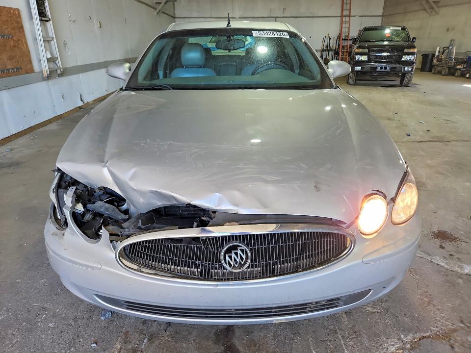 53428126 :رقم المزاد ، 2G4WD532051225874 vin ، 2005 Buick Lacrosse مزاد بيع