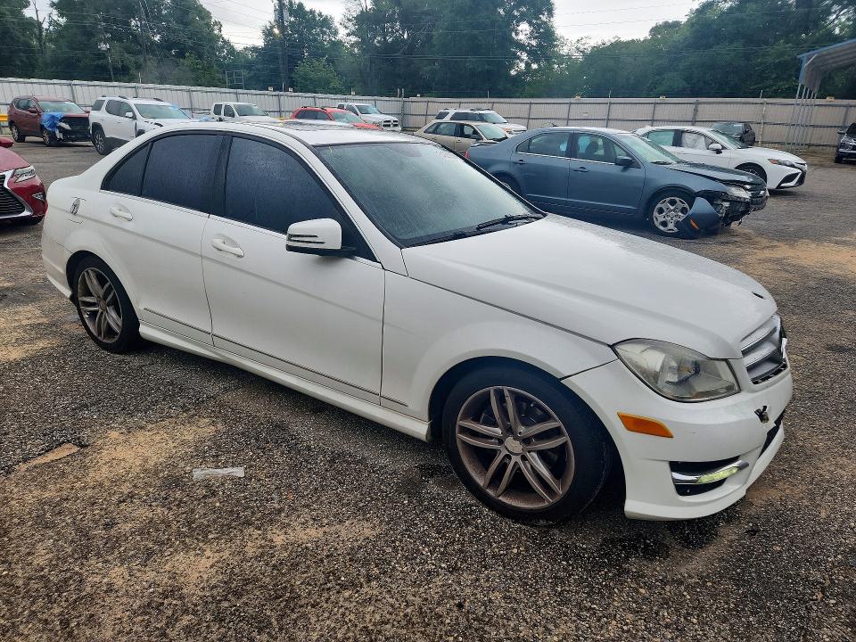 Продаж на аукціоні авто 2013 Mercedes-benz C, vin: WDDGF4HB2DR296334, номер лоту: 54206276
