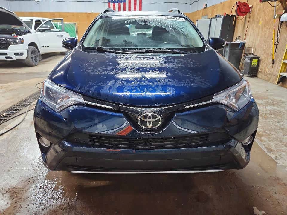 2018 Toyota Rav4 მანქანა იყიდება აუქციონზე, vin: JTMRFREV6JD243191, აუქციონის ნომერი: 53384216