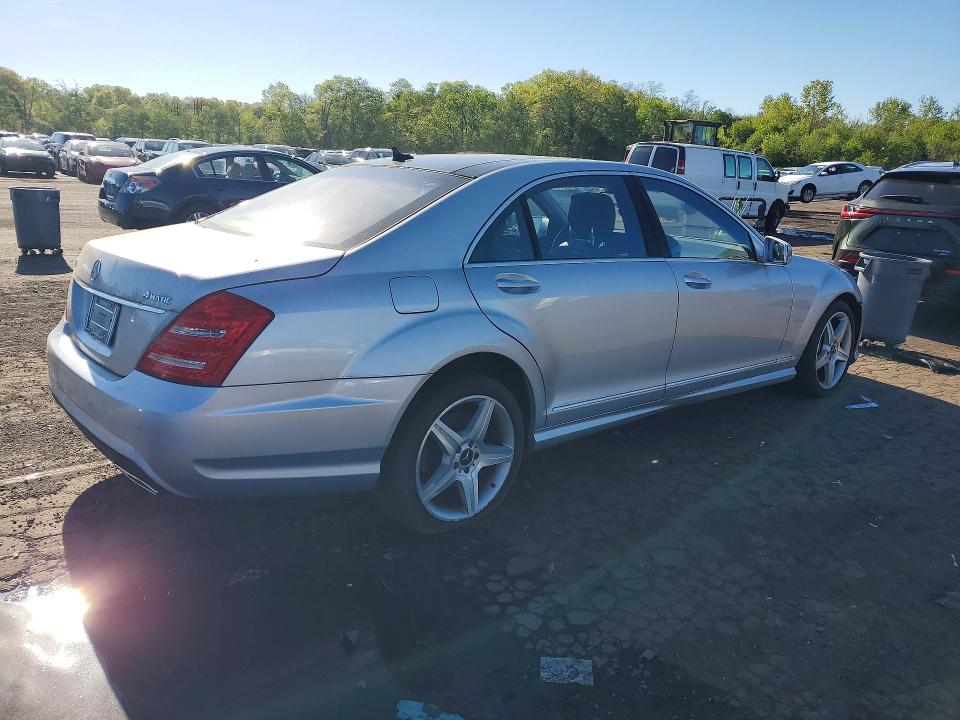 2011 Mercedes-benz S მანქანა იყიდება აუქციონზე, vin: WDDNG8GB3BA380722, აუქციონის ნომერი: 47256156